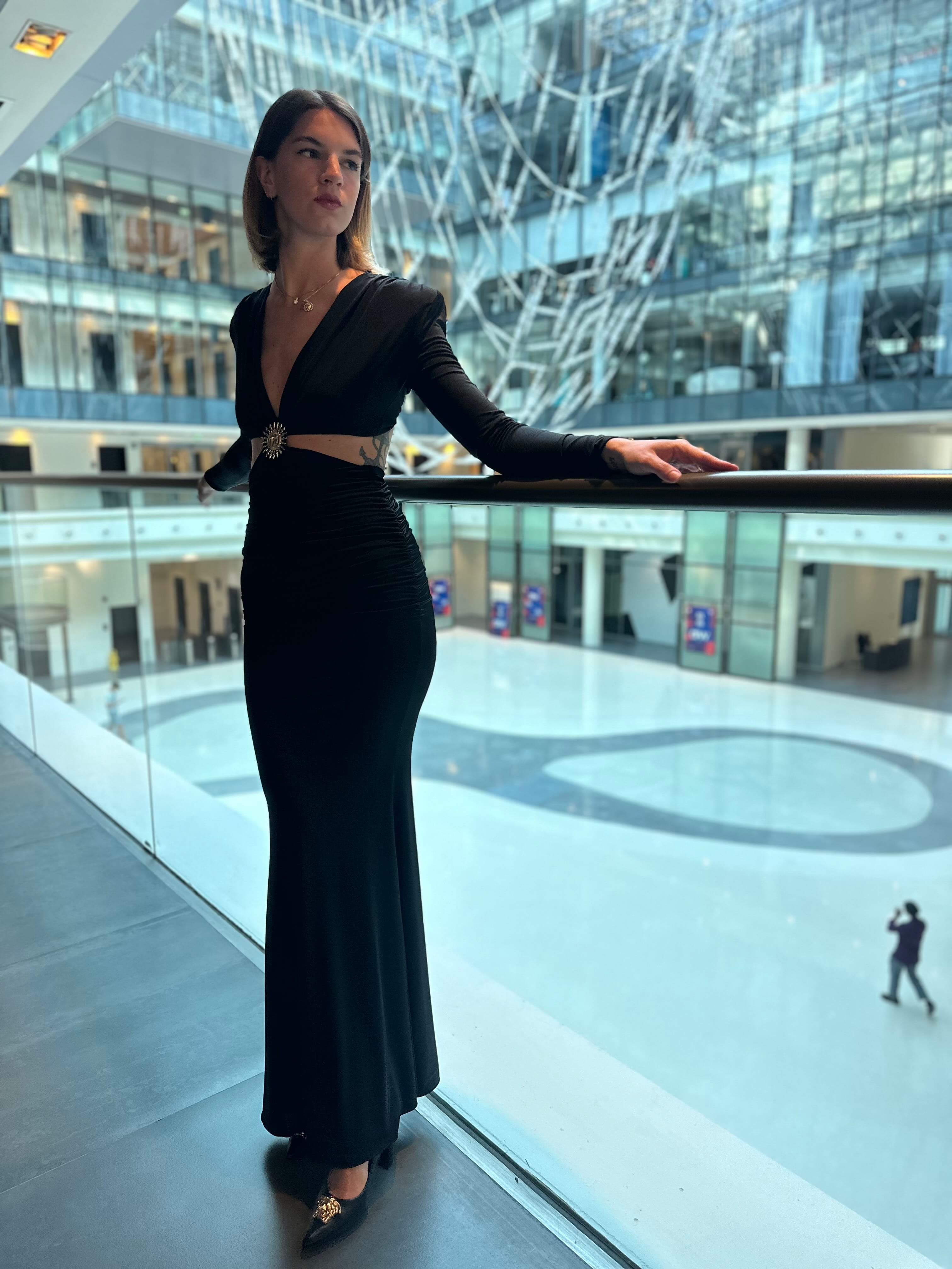 Long black dress — 2