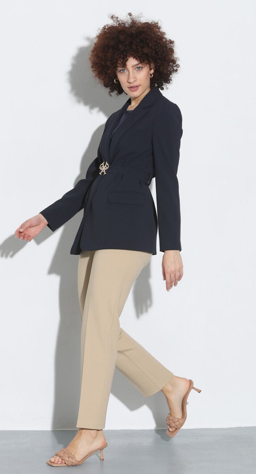 Blazer lungo con cintura logata — 2