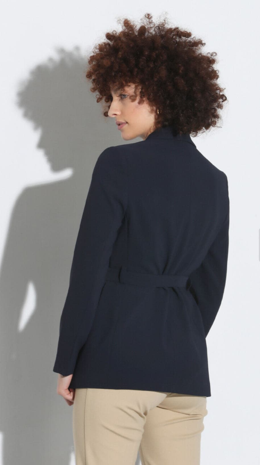Blazer lungo con cintura logata — 3