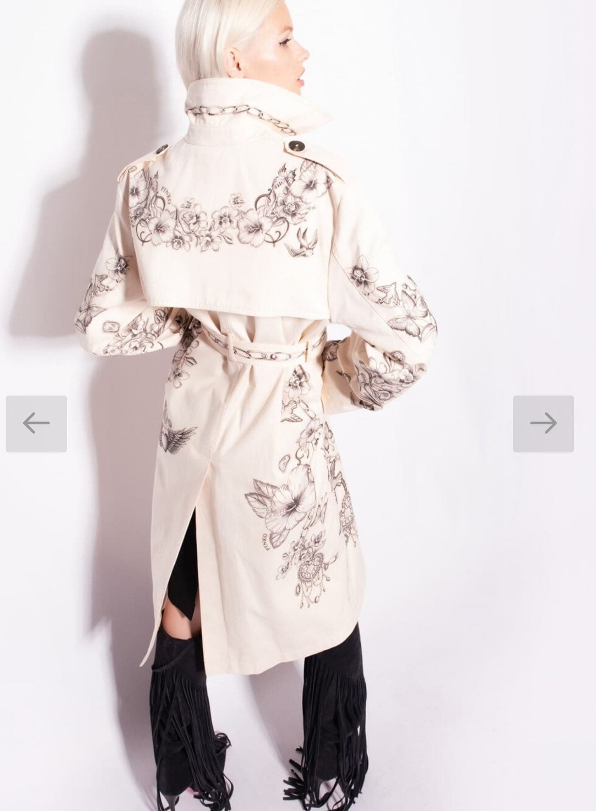 Trench in gabardine con stampa tattoo — 4
