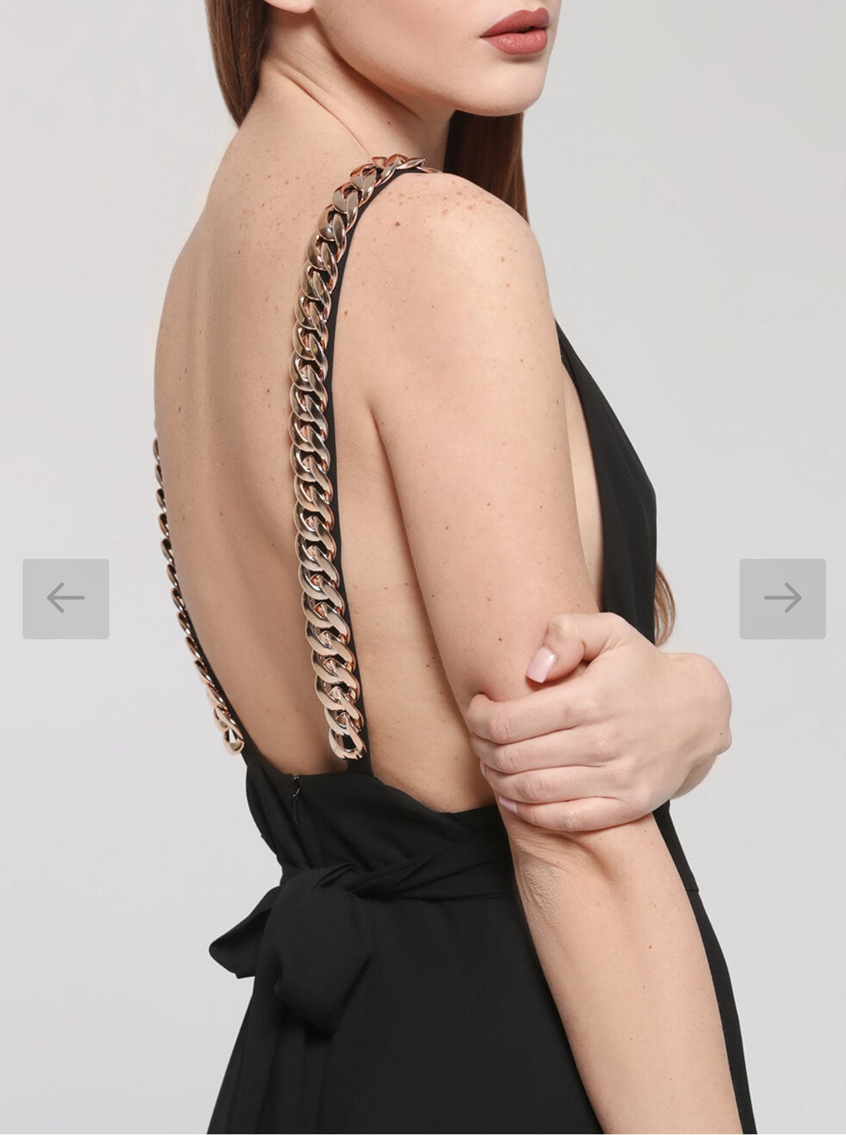 Vestito lungo con catene — 3