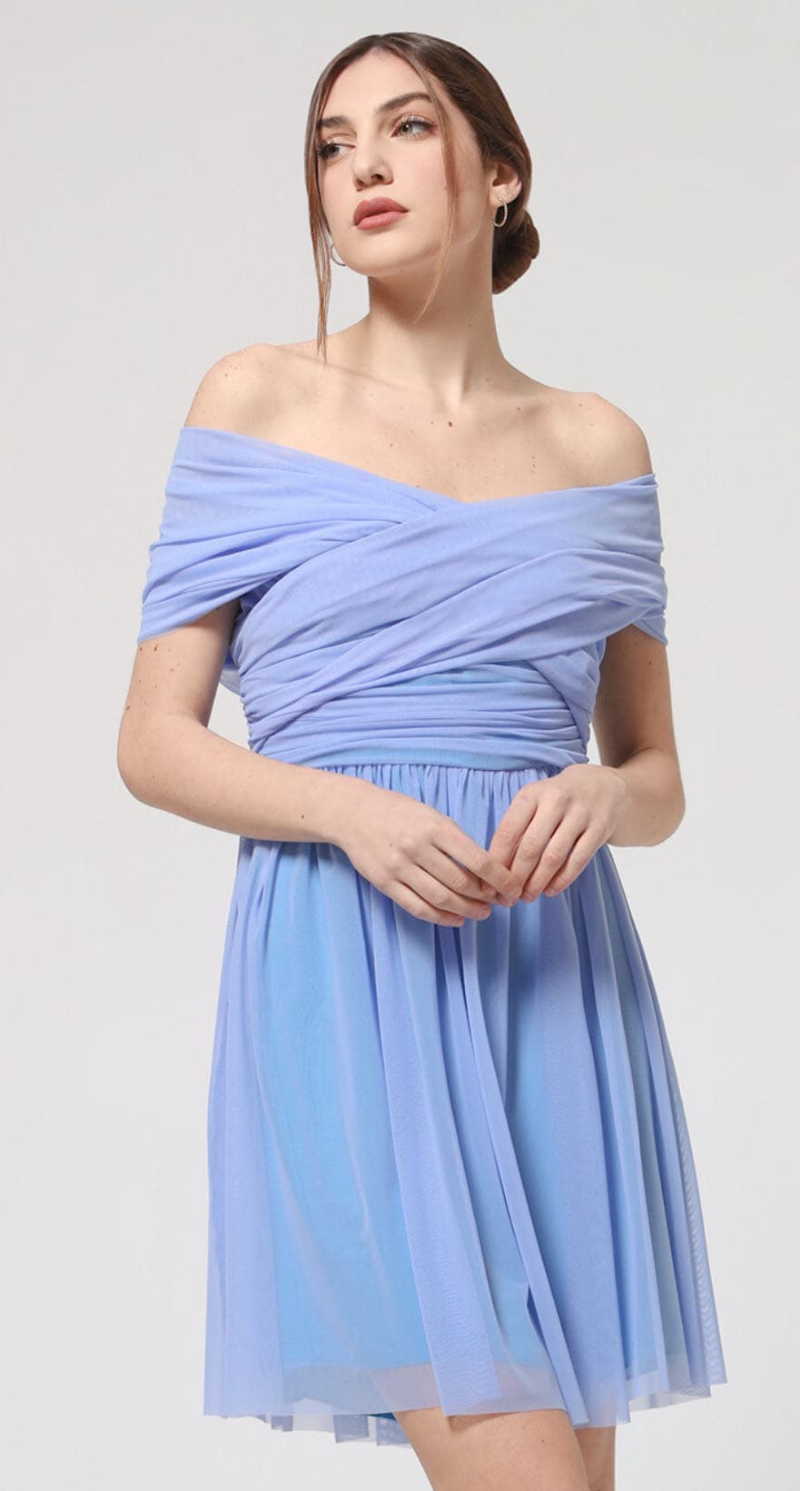 vestito midi con mantellina in tulle