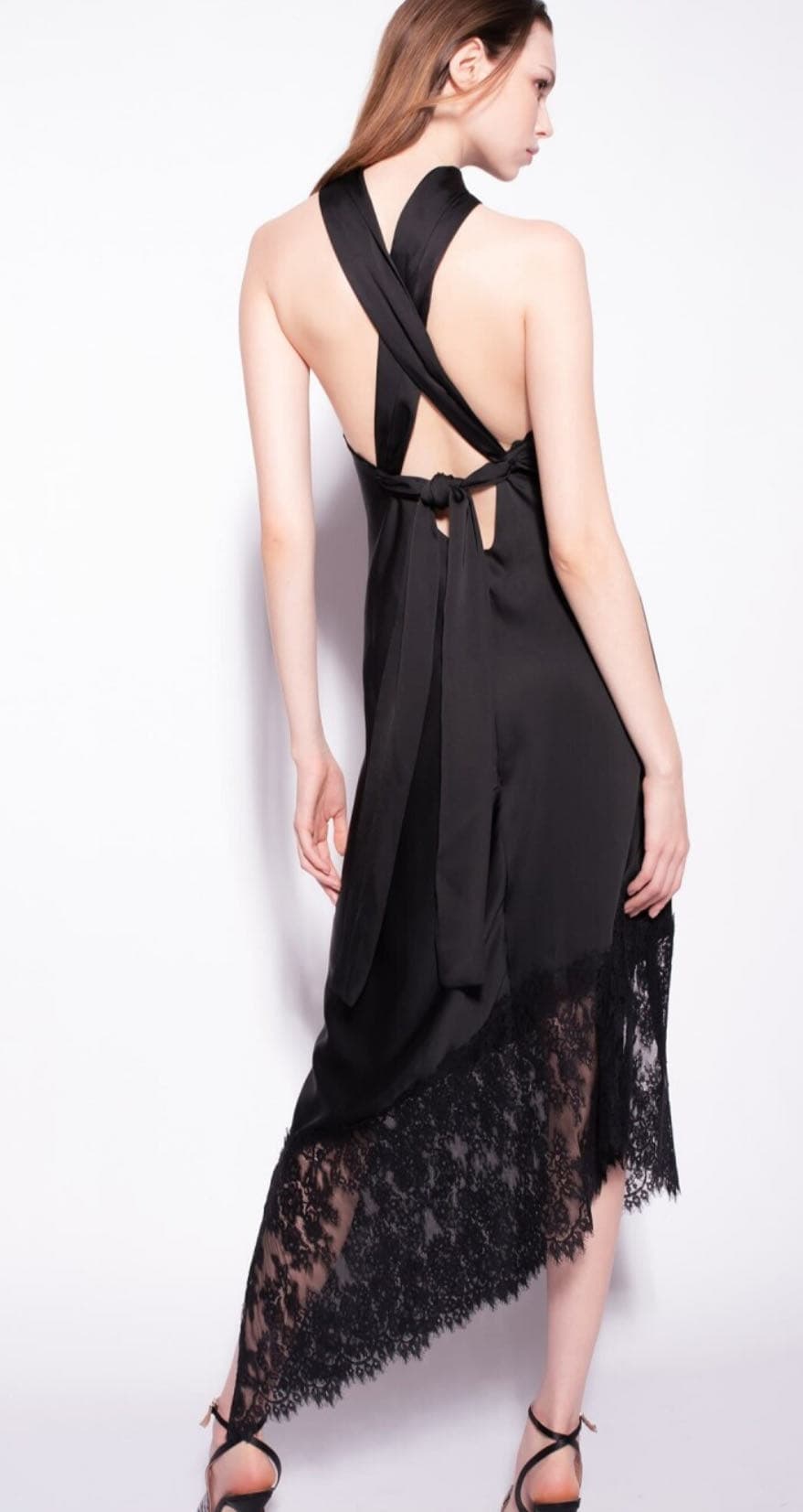 Abito midi in satin con schiena scoperta — 2