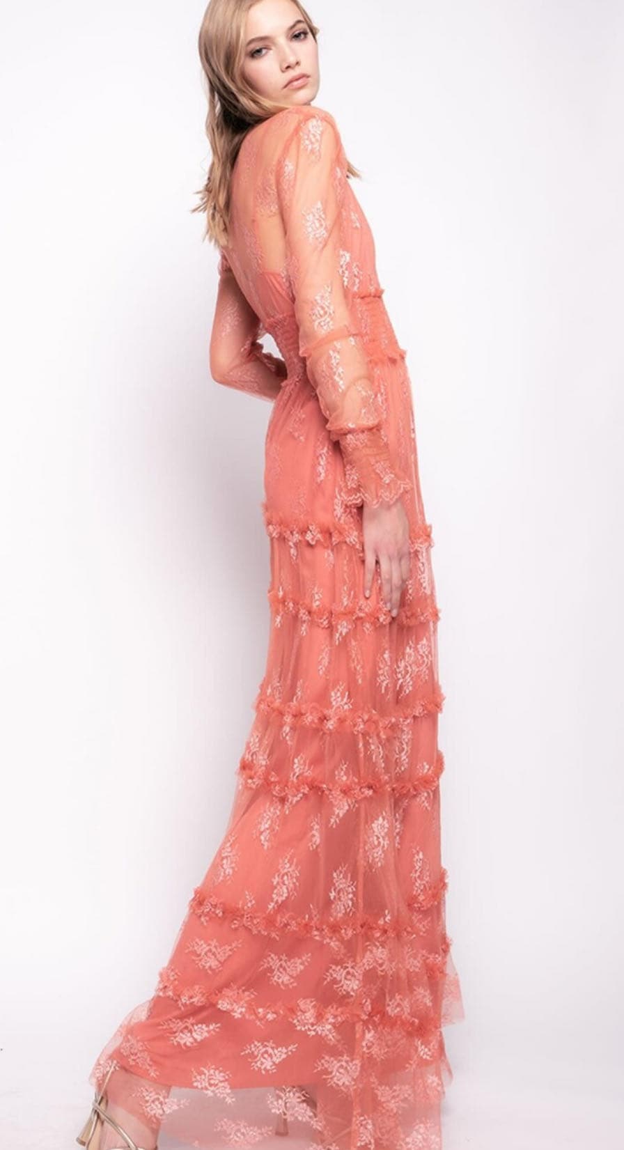 Maxi vestito in pizzo