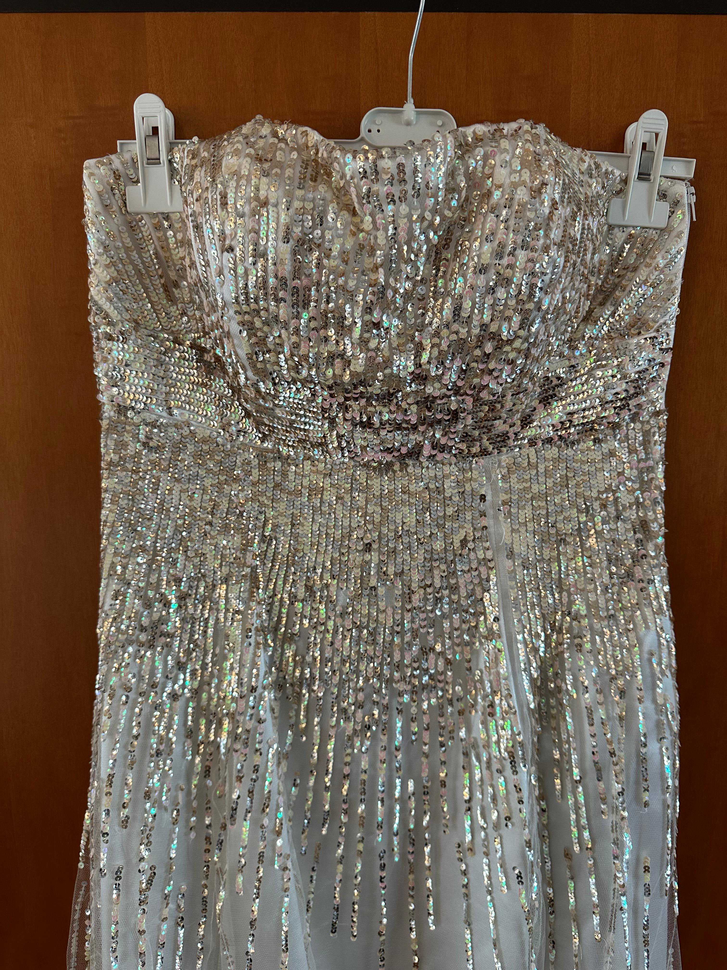 Abito bianco in e paillettes — 3