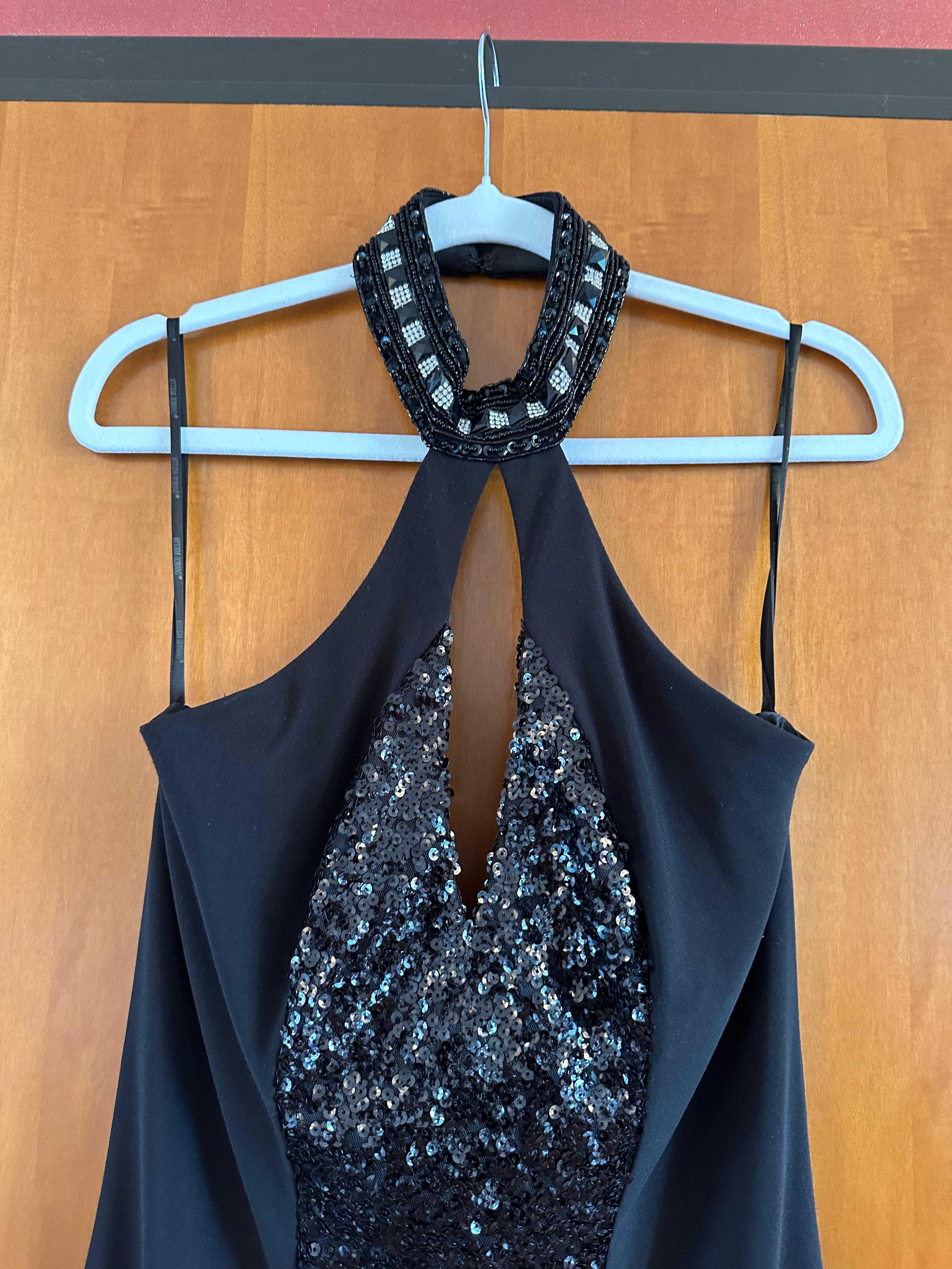 Abito lungo nero scollato — 3